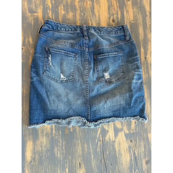 Mossimo Vintage Y2K Denim Distressed Skirt Size 6 - Picture 2 of 8